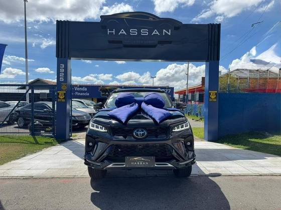 TOYOTA HILUX SW4 2.8 D-4D TURBO DIESEL DIAMOND 7L 4X4 AUTOMÁTICO
